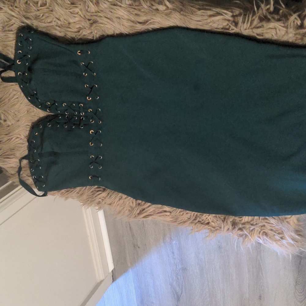 L emerald green dress